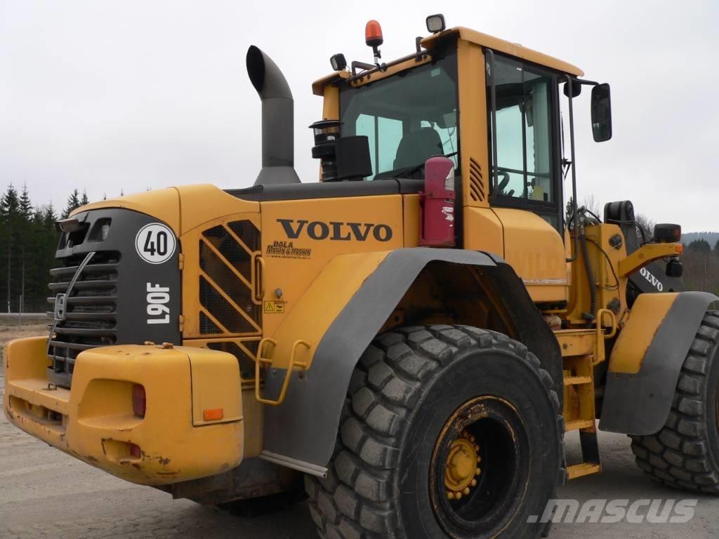 Volvo L 90 F Колесни товарачи