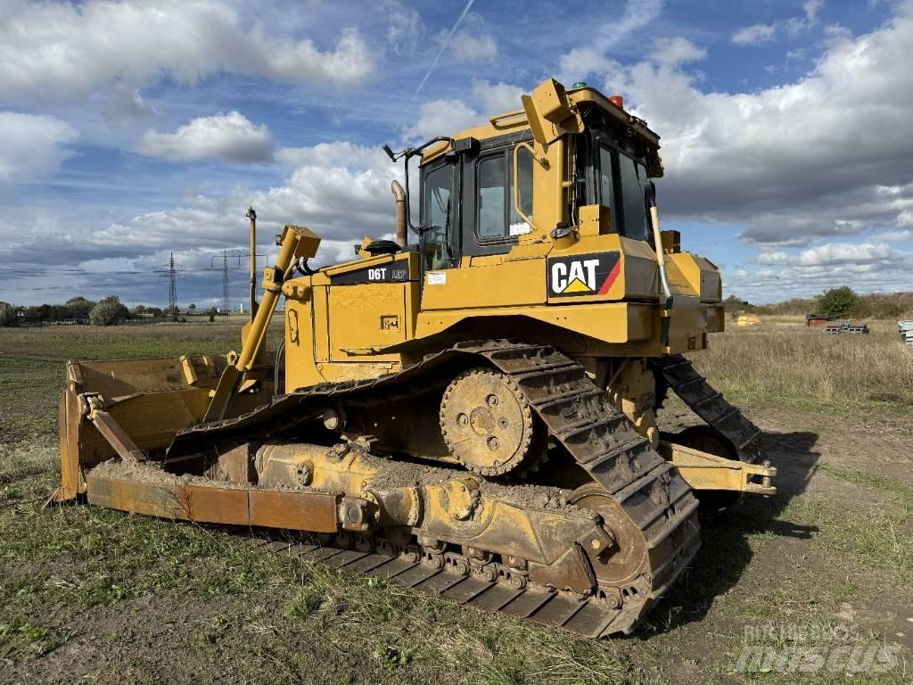 CAT D 6 T LGP Верижни булдозери
