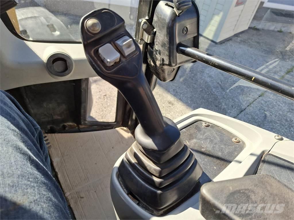 CAT 906H2 Колесни товарачи