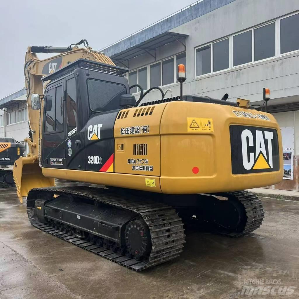 CAT 320D2 Средни екскаватори 7т - 12т