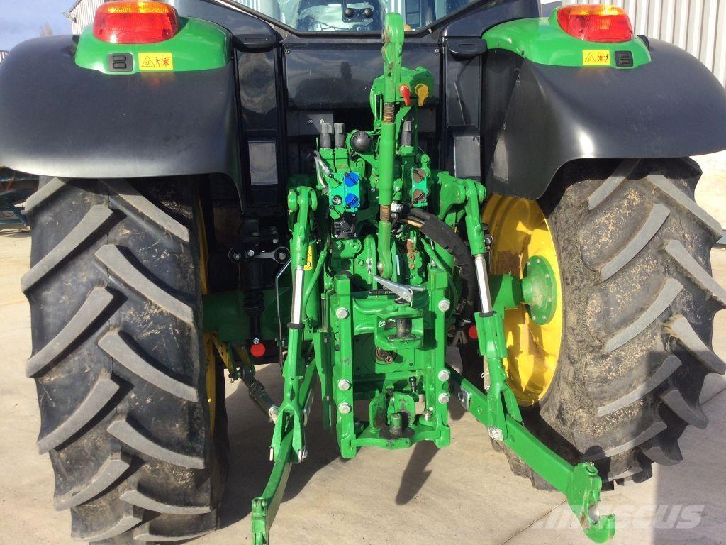 John Deere 6110M Трактори
