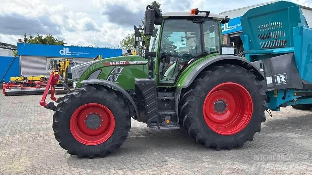 Fendt 724 Profi Трактори