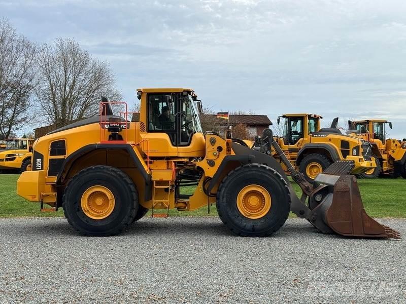 Volvo L 220 H Колесни товарачи