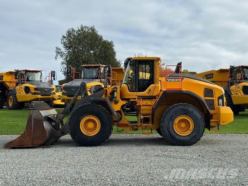 Volvo L 220 H Колесни товарачи