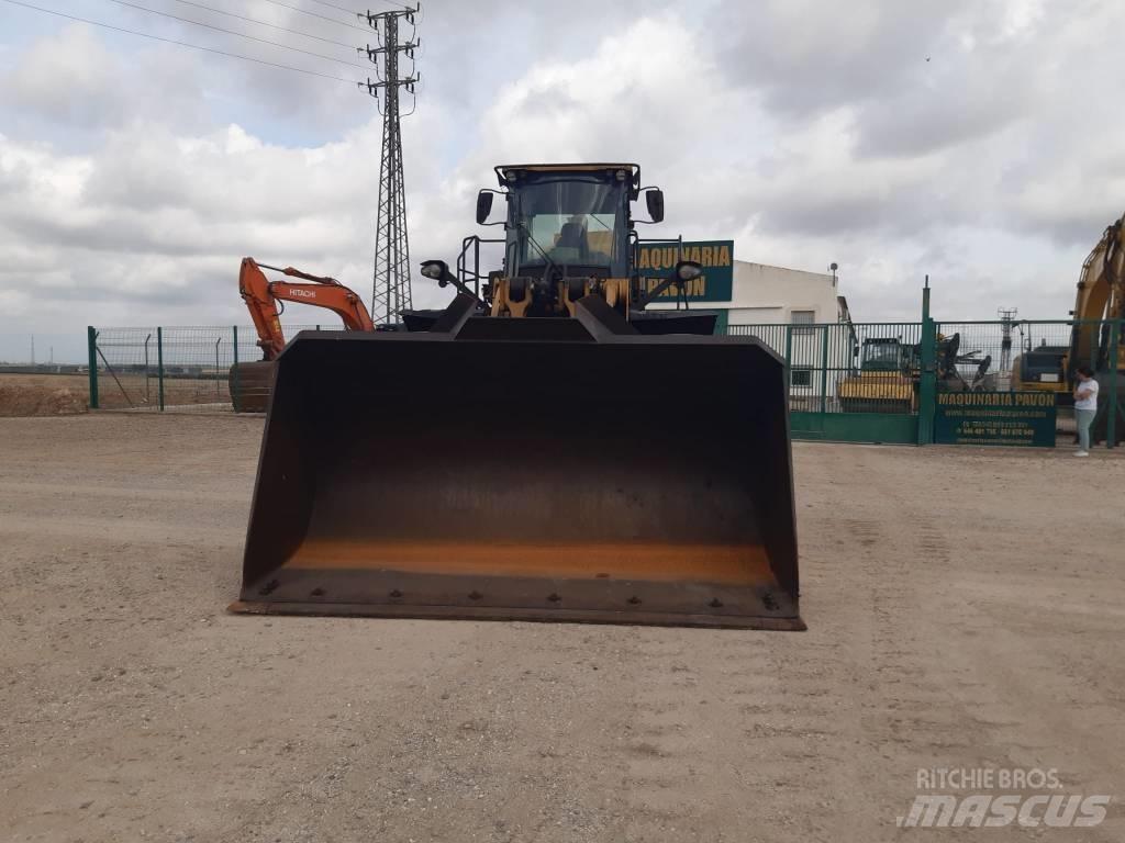 CAT 980 M Колесни товарачи