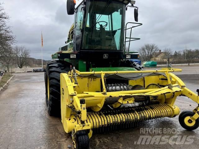 John Deere 6950 Самоходни фуражири