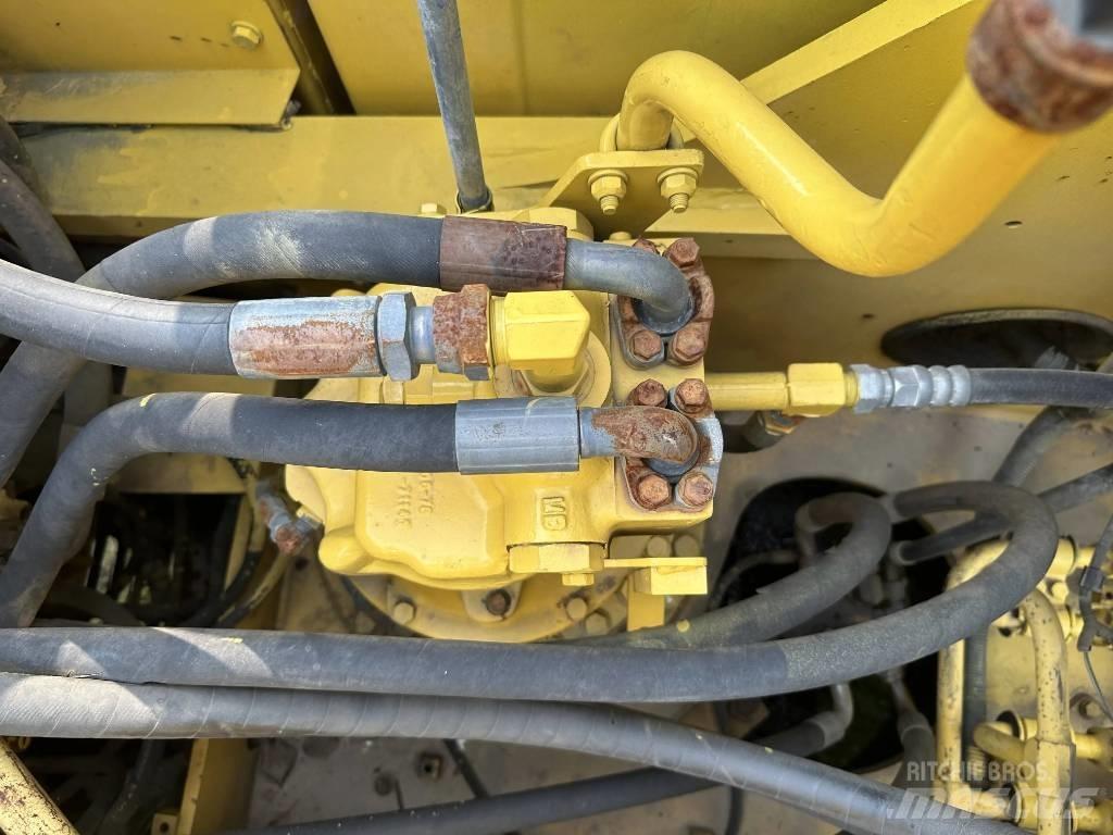Komatsu PC240-8 Верижен екскаватор