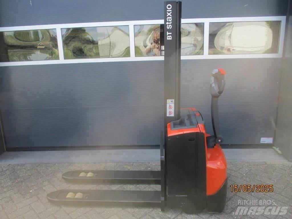 BT SWE 080L Колички високоповдигачи с теглич