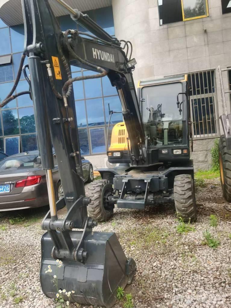 Hyundai R 60 W Колесни екскаватори