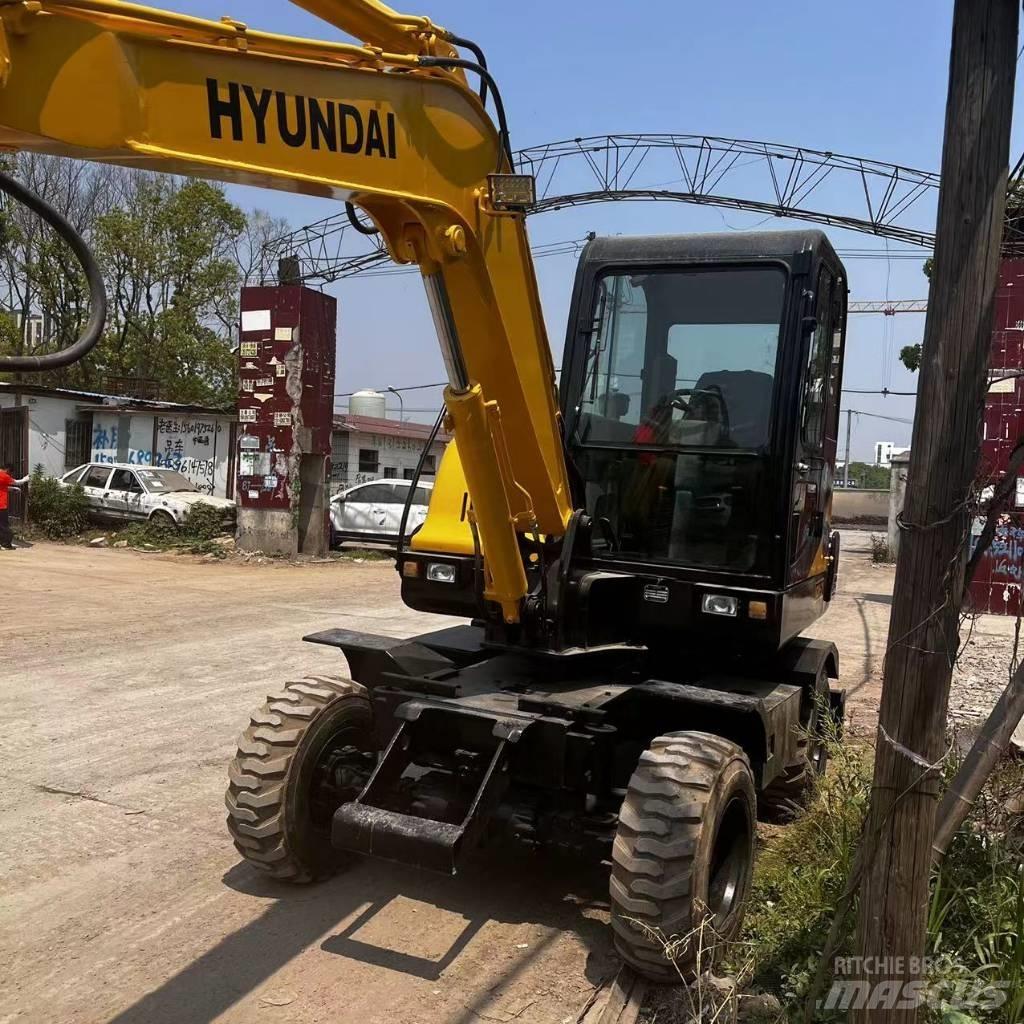Hyundai R60W-7 Колесни екскаватори