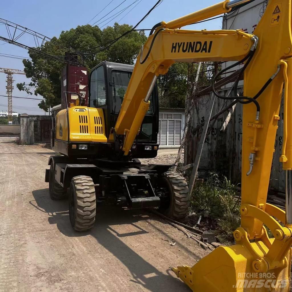 Hyundai R60W-7 Колесни екскаватори
