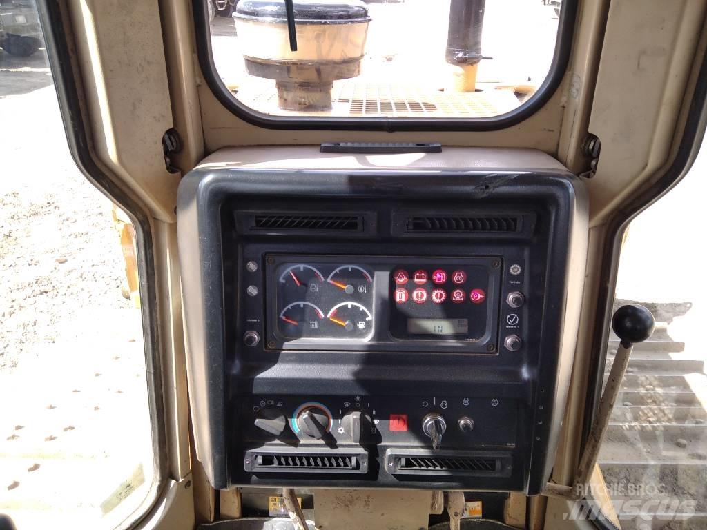 CAT D 6 M LGP Булдозери