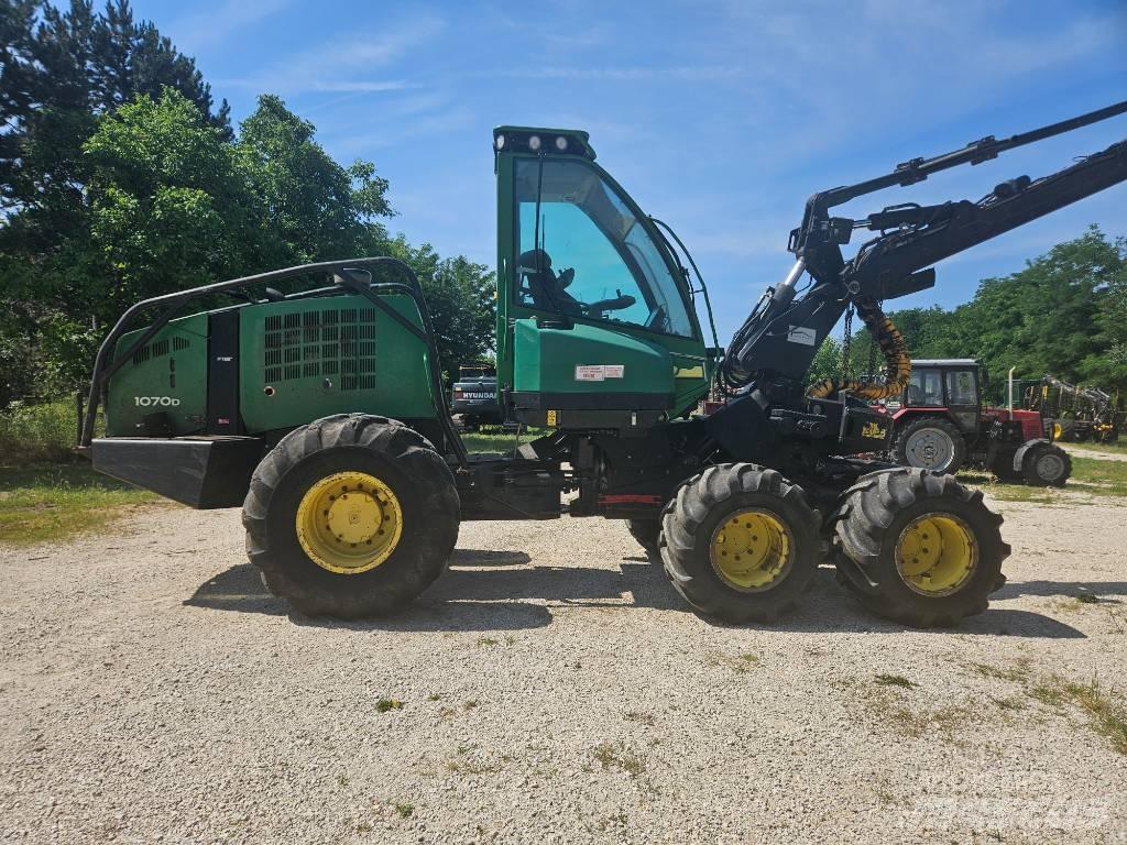 John Deere 1070 D Харвестери