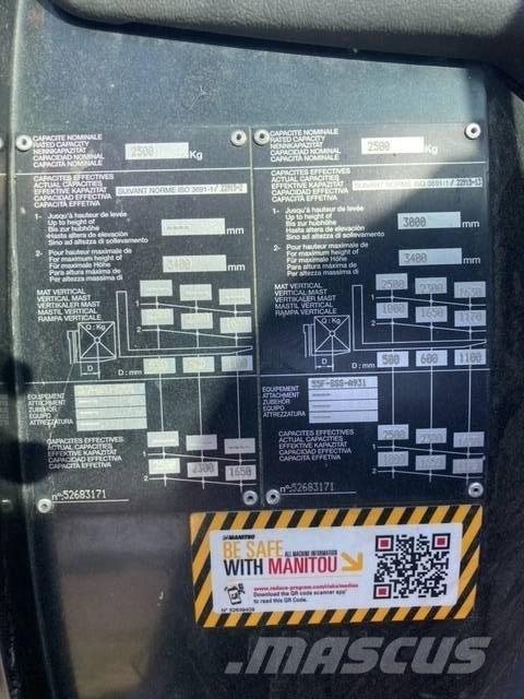 Manitou MC 25 Камиони за херавни местности