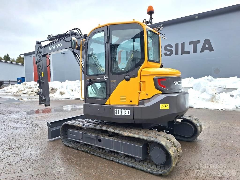 Volvo ECR88D Средни екскаватори 7т - 12т