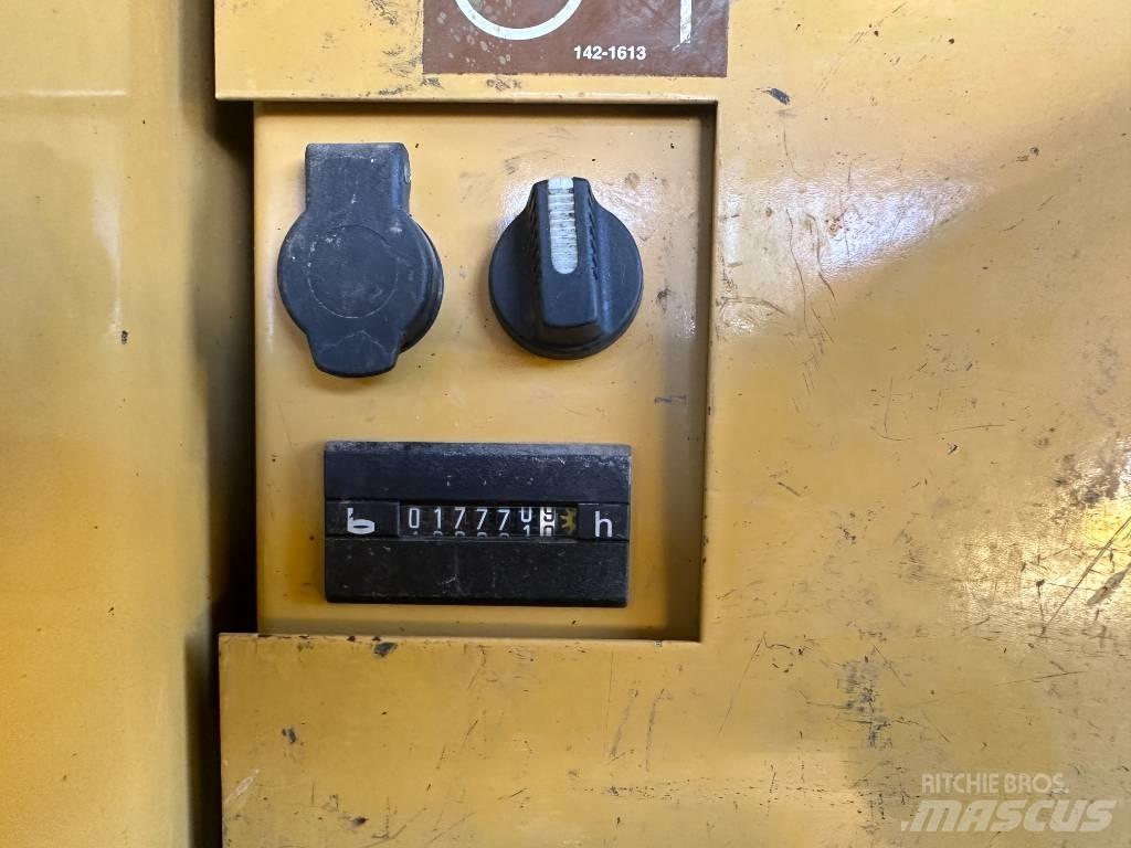 CAT M 320 VAH Колесни екскаватори