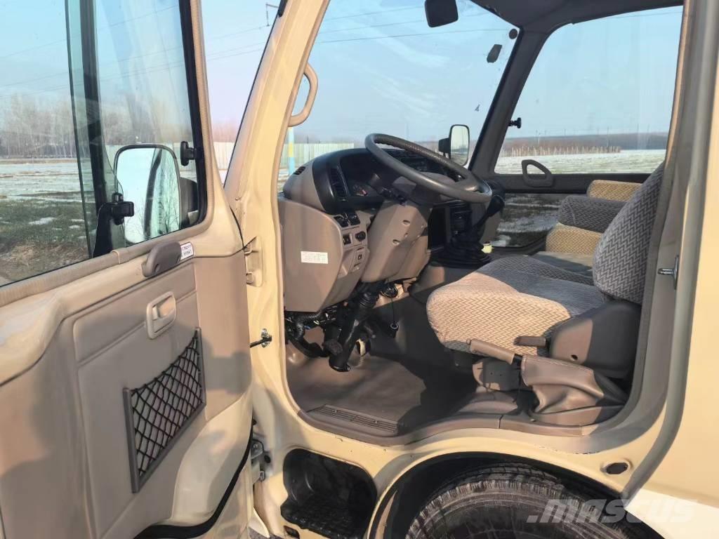 Toyota Coaster Bus Мини бусове