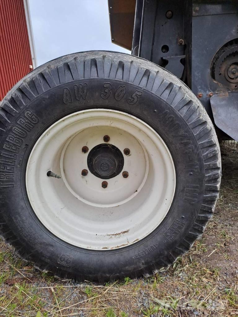 New Holland BR 7060 Сламопреси за кръгли бали
