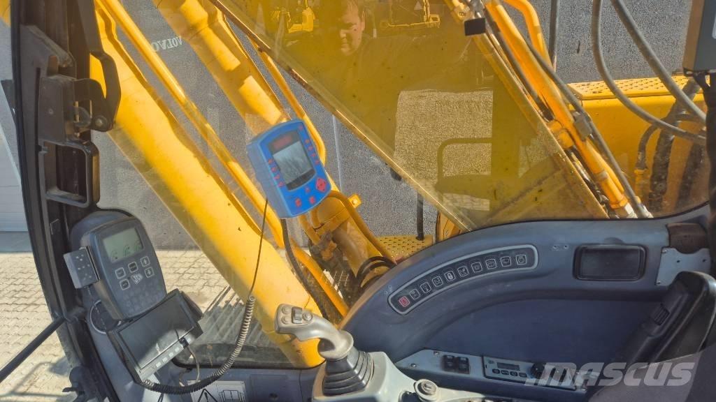 JCB JS 220 LC Верижен екскаватор