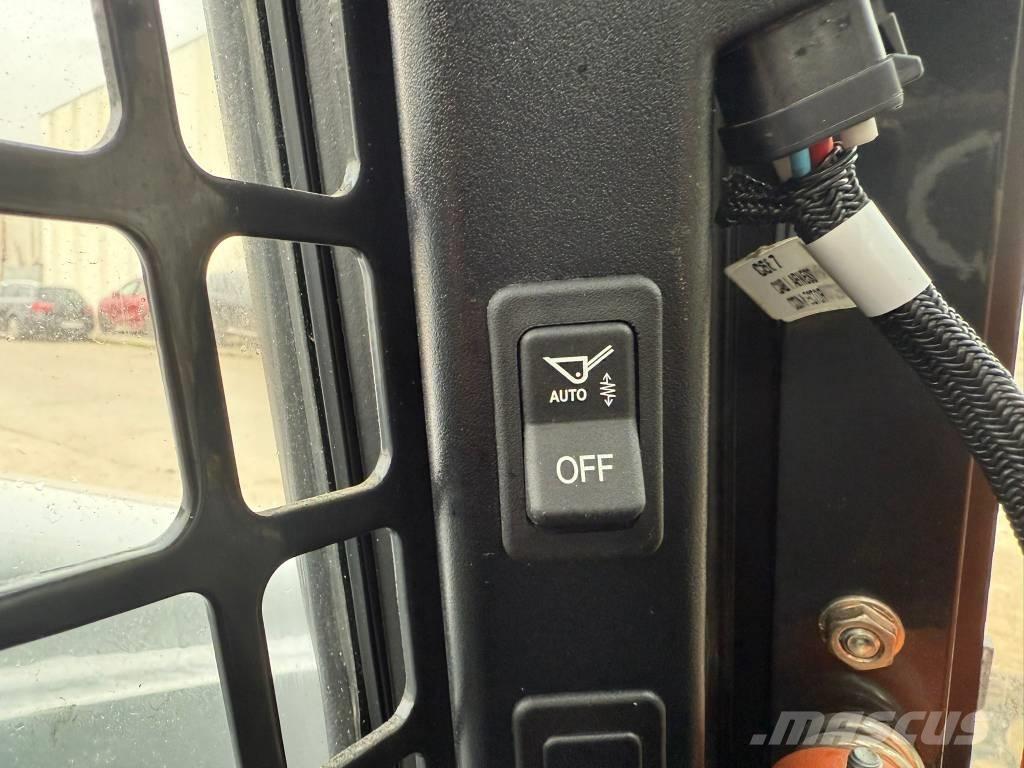 Bobcat S 590 Мини товарачи
