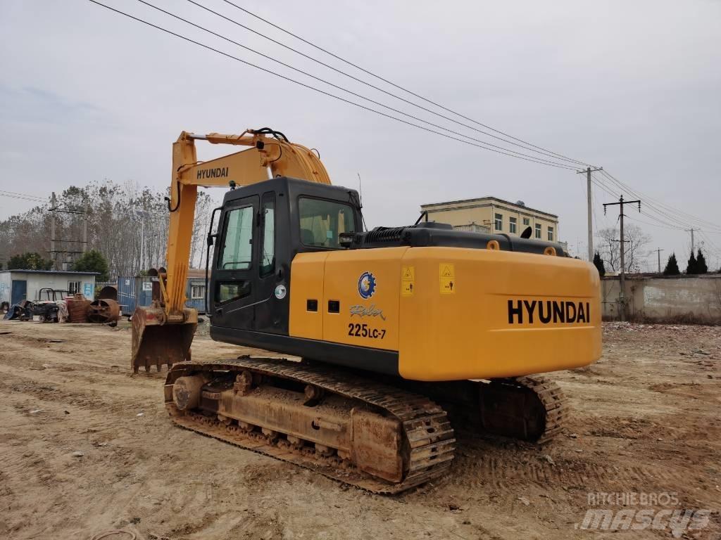 Hyundai R225LC-7 Верижен екскаватор