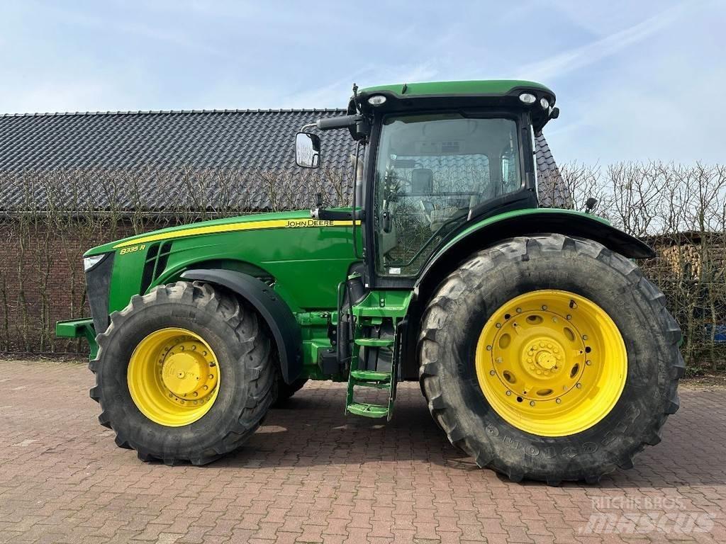 John Deere 8335R Трактори