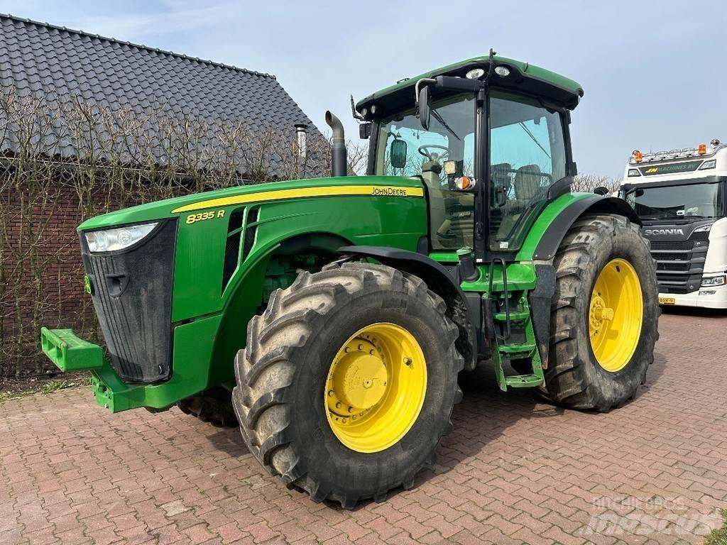 John Deere 8335R Трактори