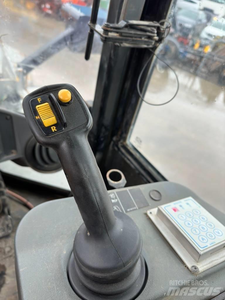 CAT 936H Колесни товарачи