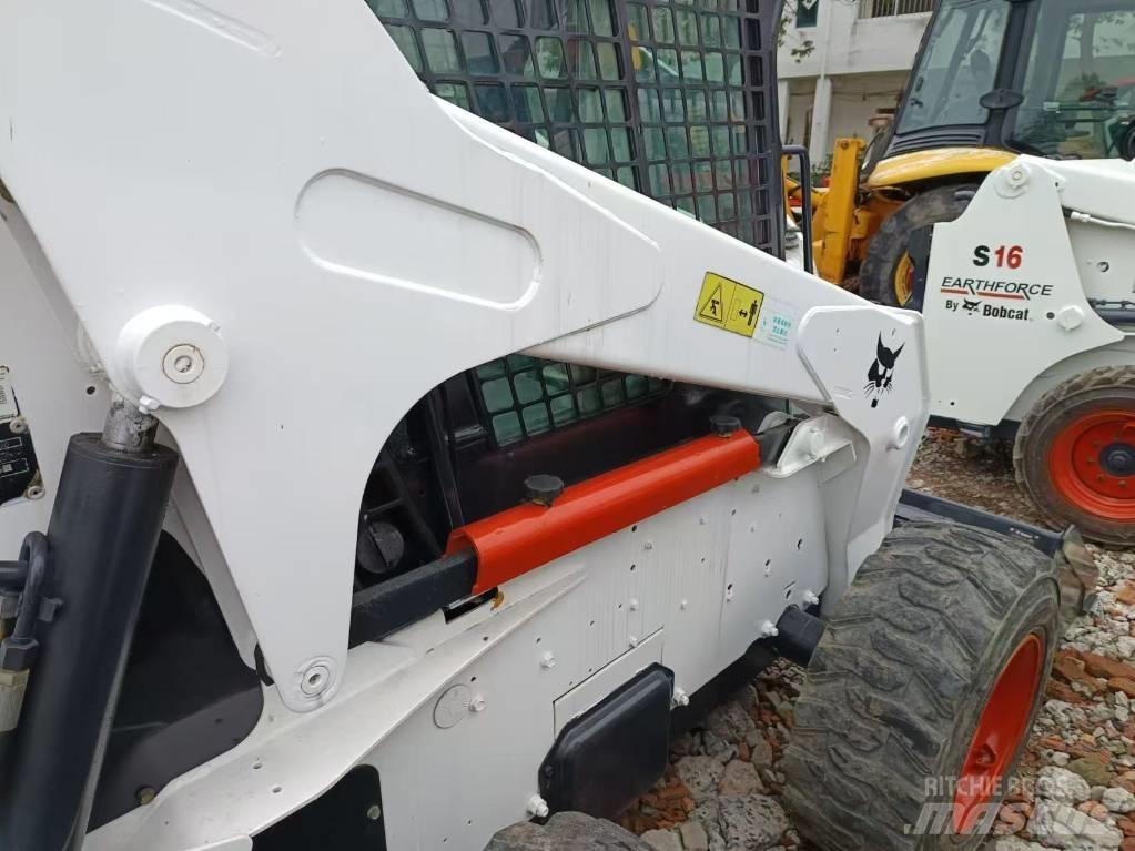 Bobcat S 330 Мини товарачи
