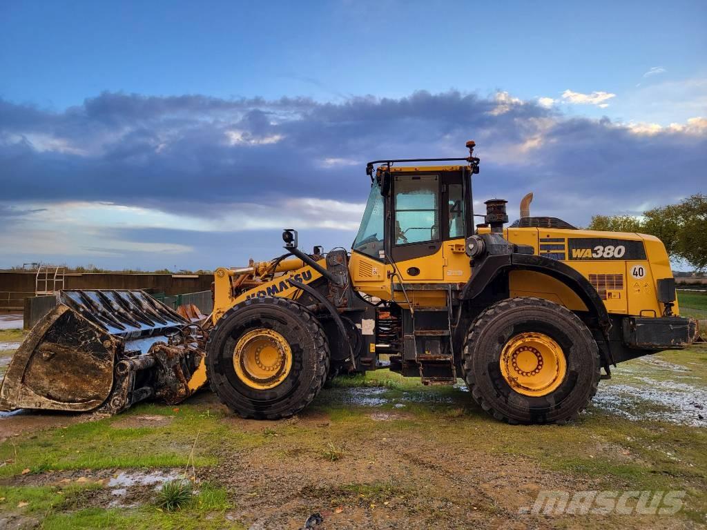 Komatsu WA380-8 Колесни товарачи