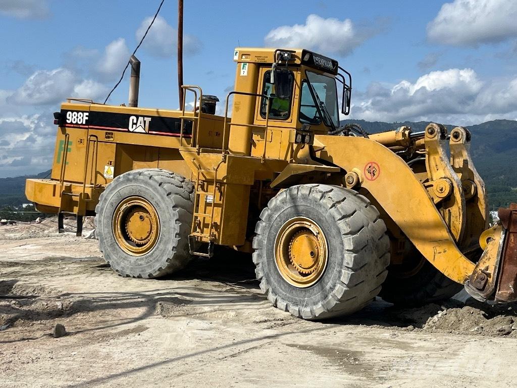 CAT 988 F II Колесни товарачи