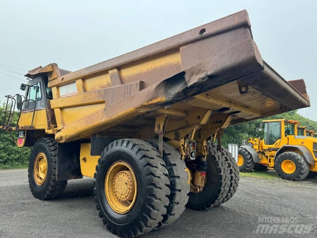 CAT 771 D Твърди самосвали
