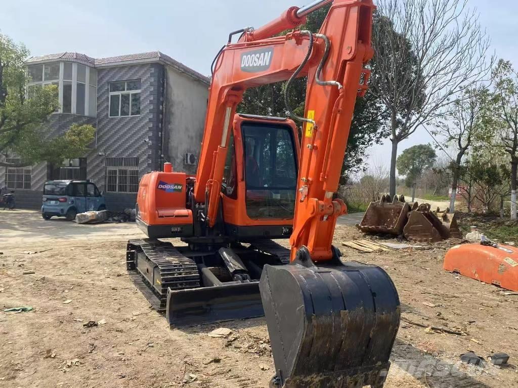 Doosan DX 75-9 C Средни екскаватори 7т - 12т