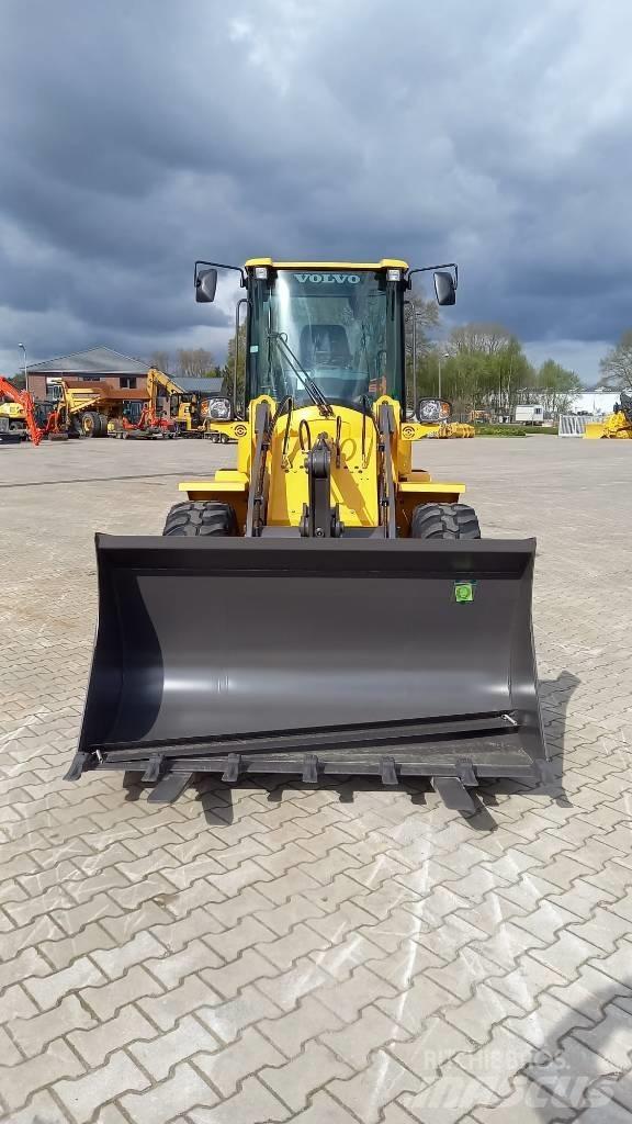 Volvo L 30 G Колесни товарачи