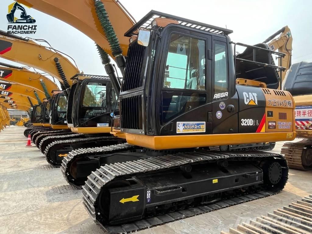 CAT 320D Средни екскаватори 7т - 12т