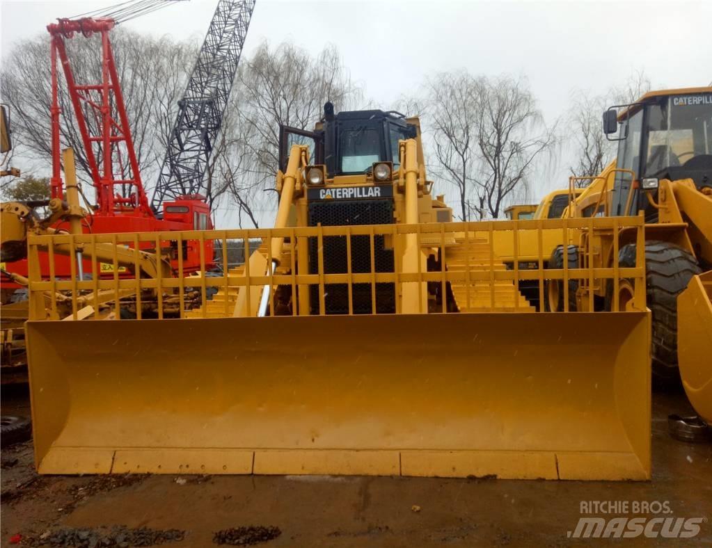 CAT D 7 R Верижни булдозери

