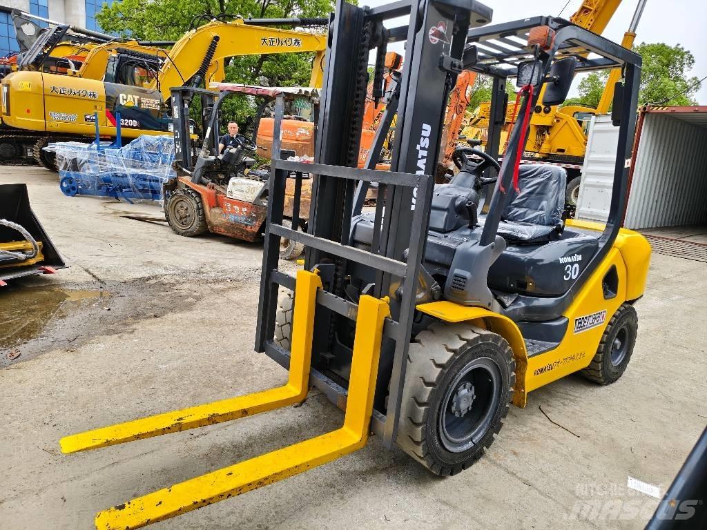 Komatsu FD 30 T-16 Дизелови камиони