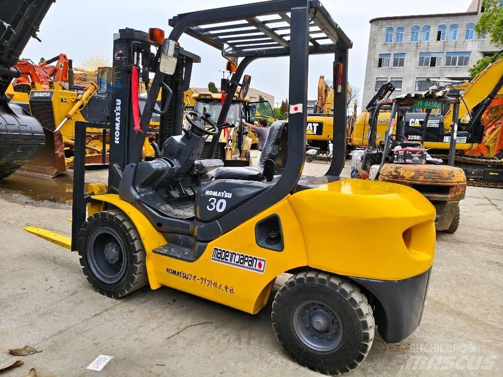 Komatsu FD 30 T-16 Дизелови камиони