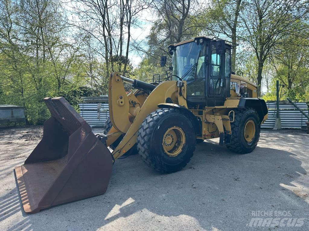 CAT 930M Колесни товарачи