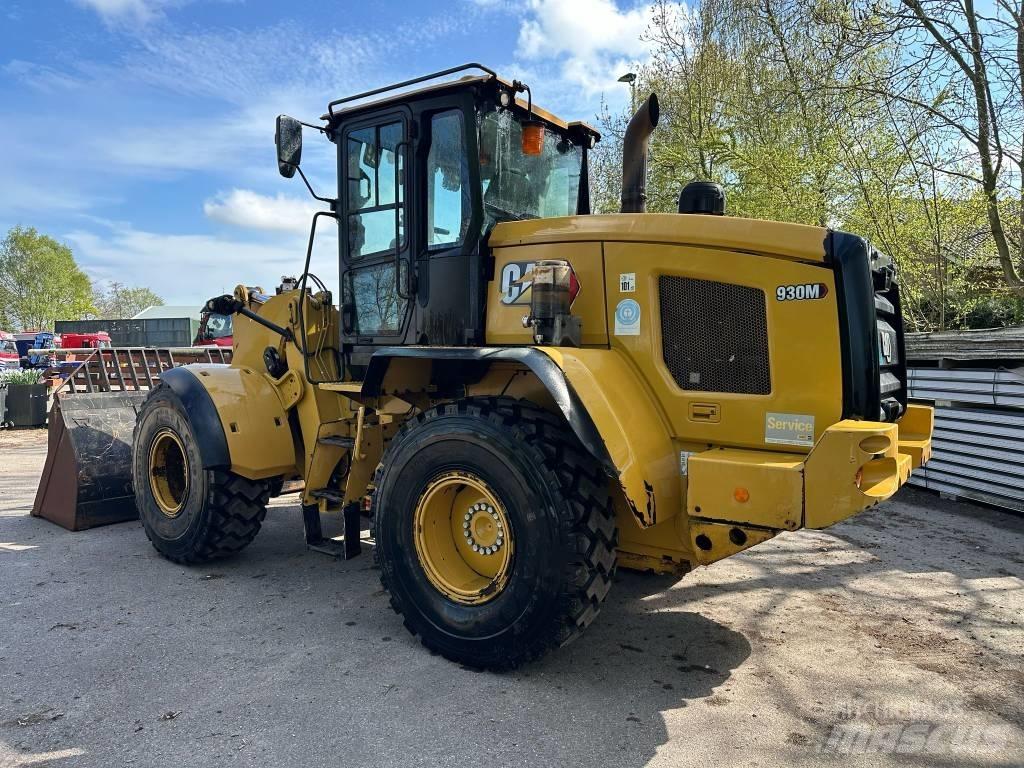 CAT 930M Колесни товарачи