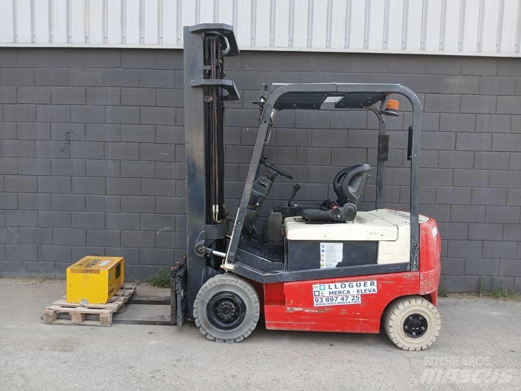 Nissan Q02 L 25 CU Електрически вилични кари-повдигачи