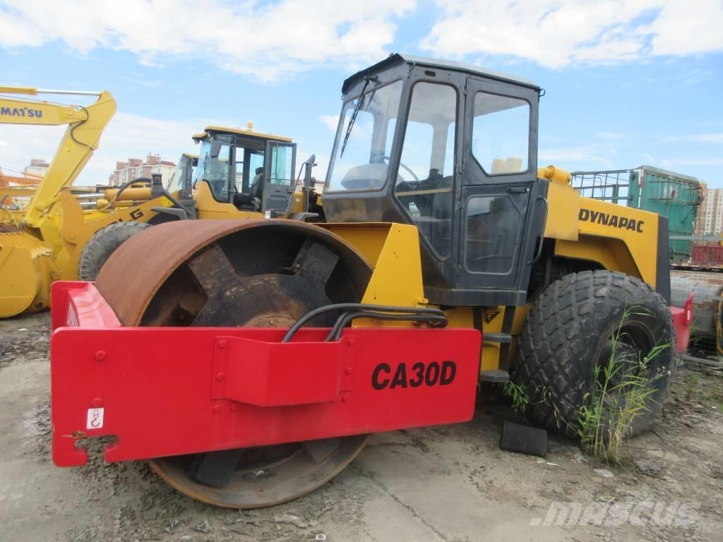 Dynapac CA 30 D Еднобарабанни ролки
