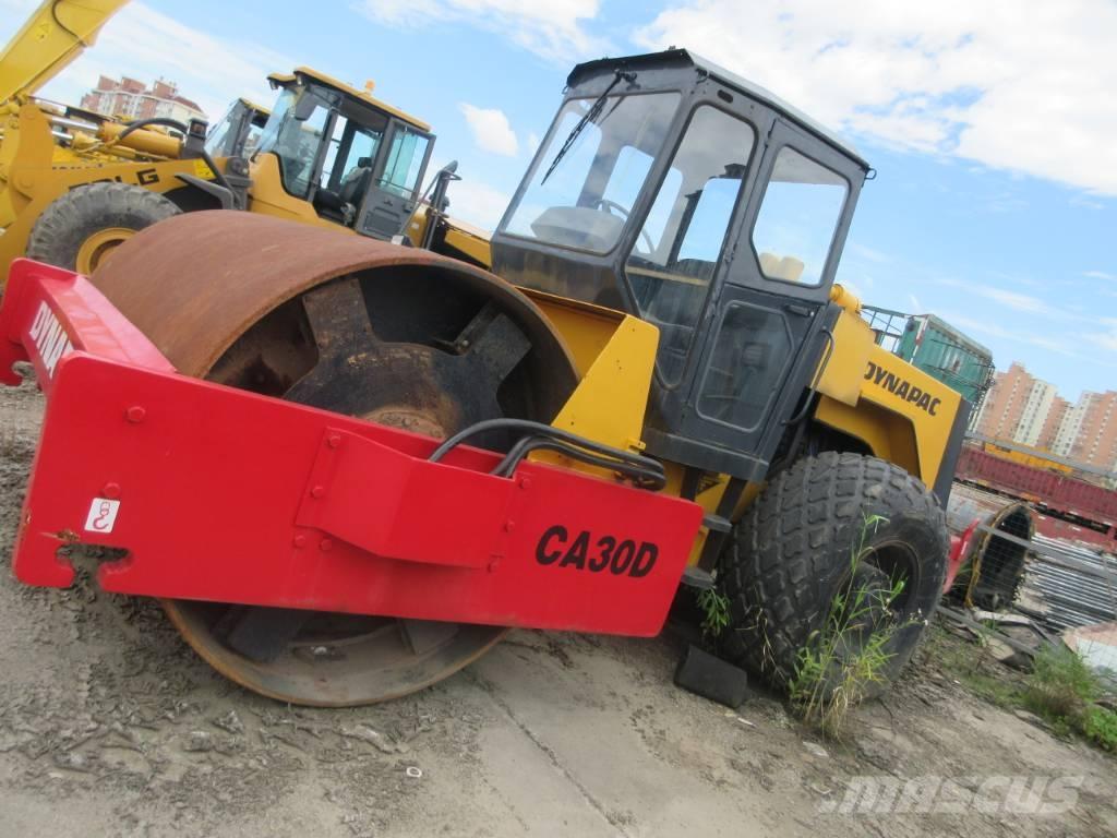 Dynapac CA 30 D Еднобарабанни ролки
