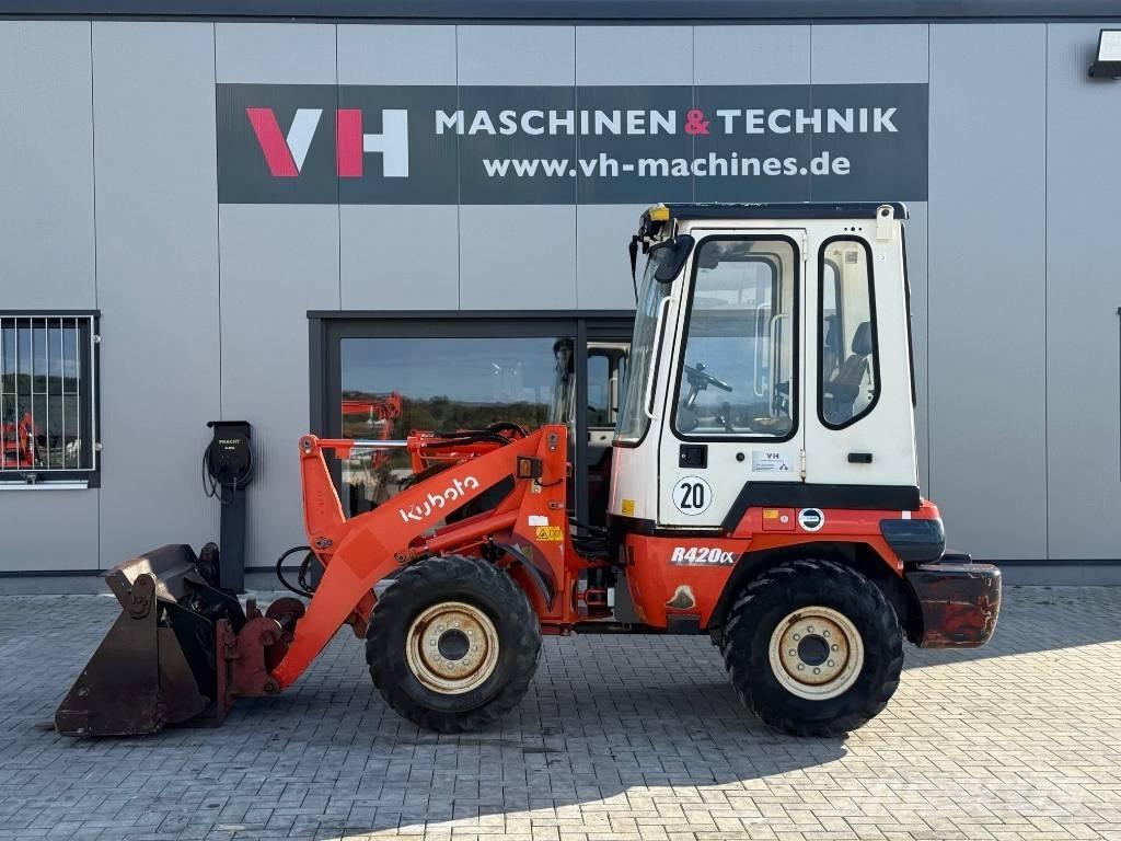 Kubota R 420 Колесни товарачи