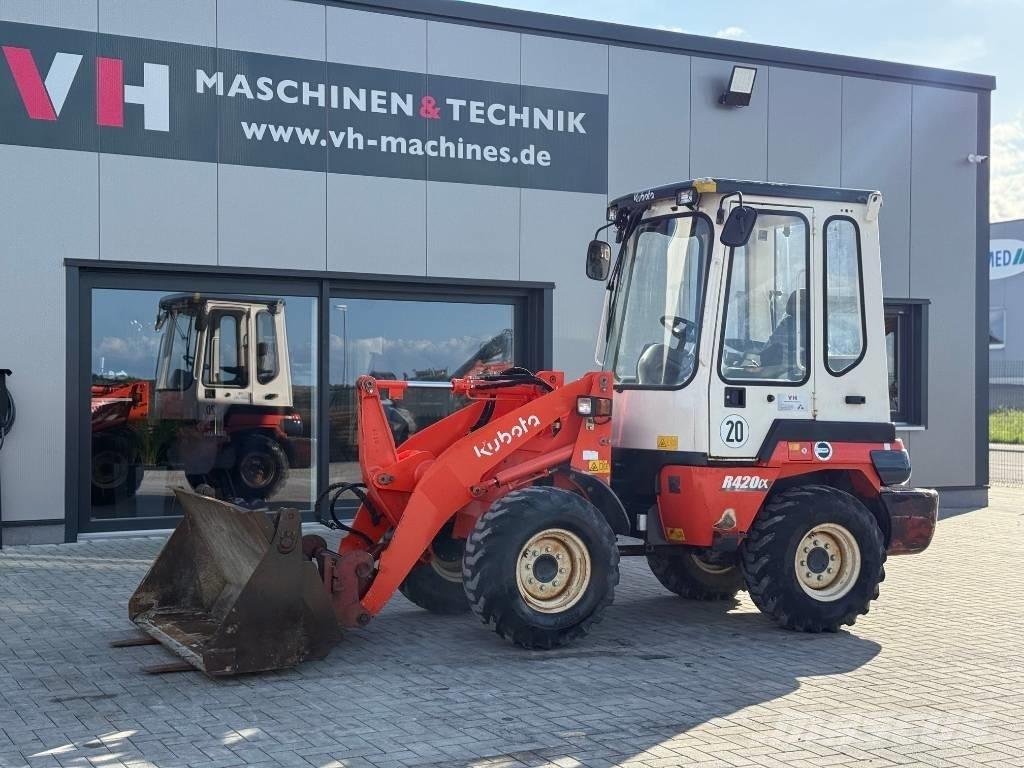 Kubota R 420 Колесни товарачи