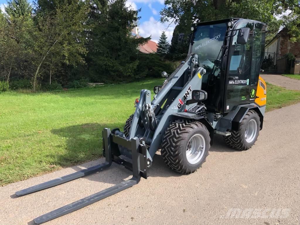 GiANT G 2200 E Многофункционални товарачи