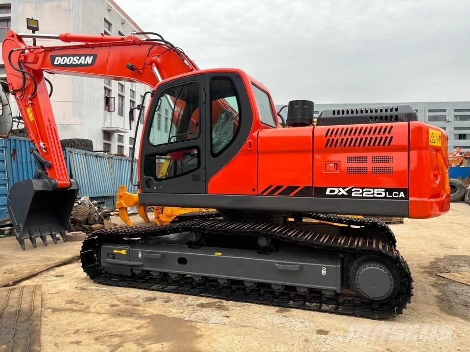 Doosan DX 225 LCA Верижен екскаватор