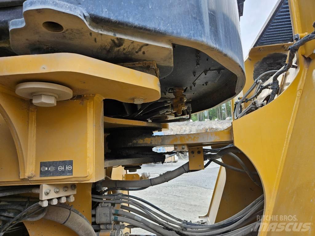 CAT 980 M Колесни товарачи