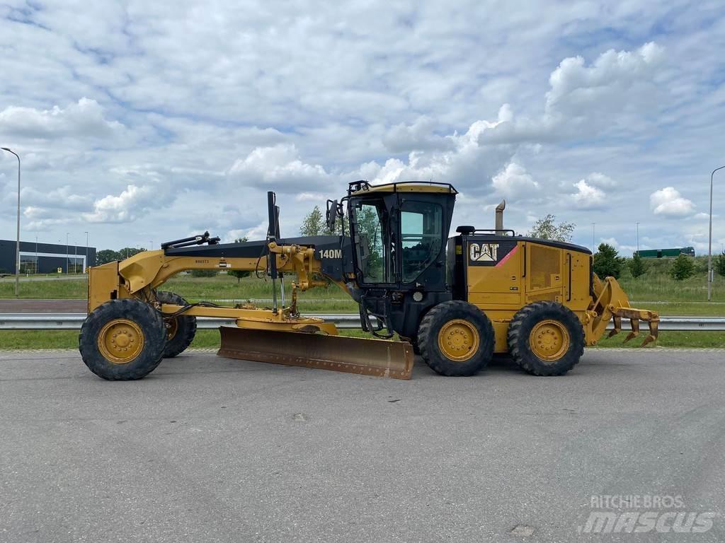 CAT 140M Грейдери