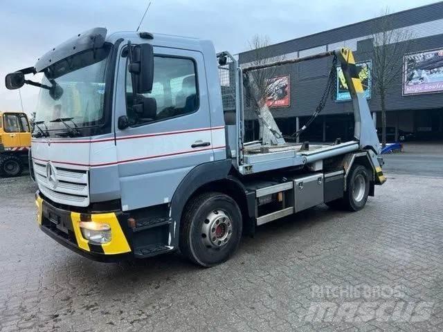 Mercedes-Benz 1327 Камиони със скипов подемник